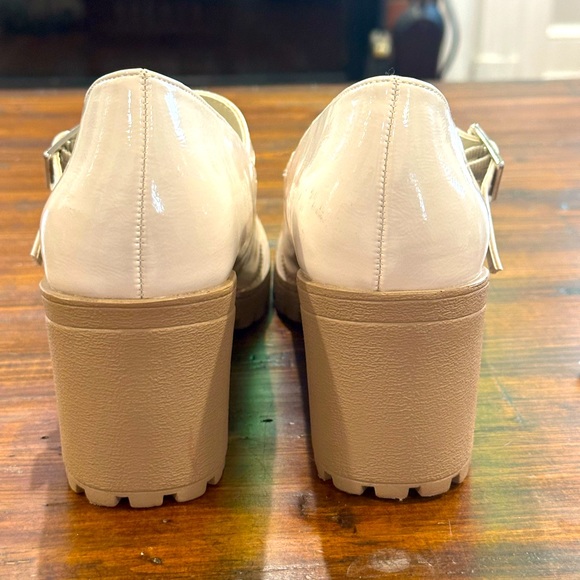 Low Heel Closed Toe Pumps - Picture 3 of 3